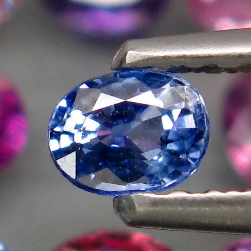 Сапфир - 4 X 3 mm 