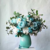 "Невесомость" Композиция из искусственных цветов в вазе
