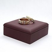 Помолвочное кольцо с бриллиантом "принцесса"