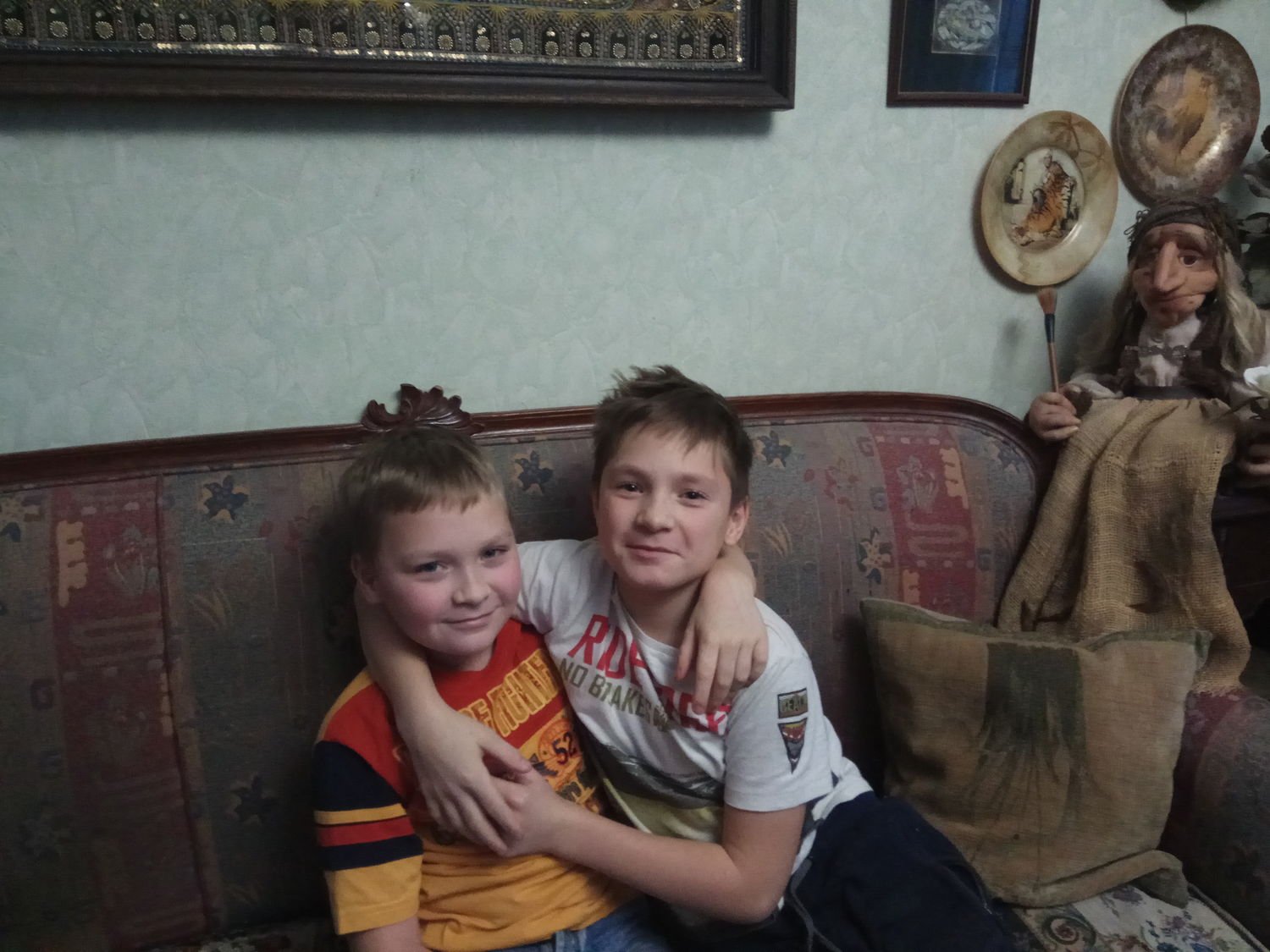 два брата в гостях у бабушки...