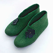 Обувь ручной работы handmade. Livemaster - original item Felted Slippers green Clover for luck. Handmade.