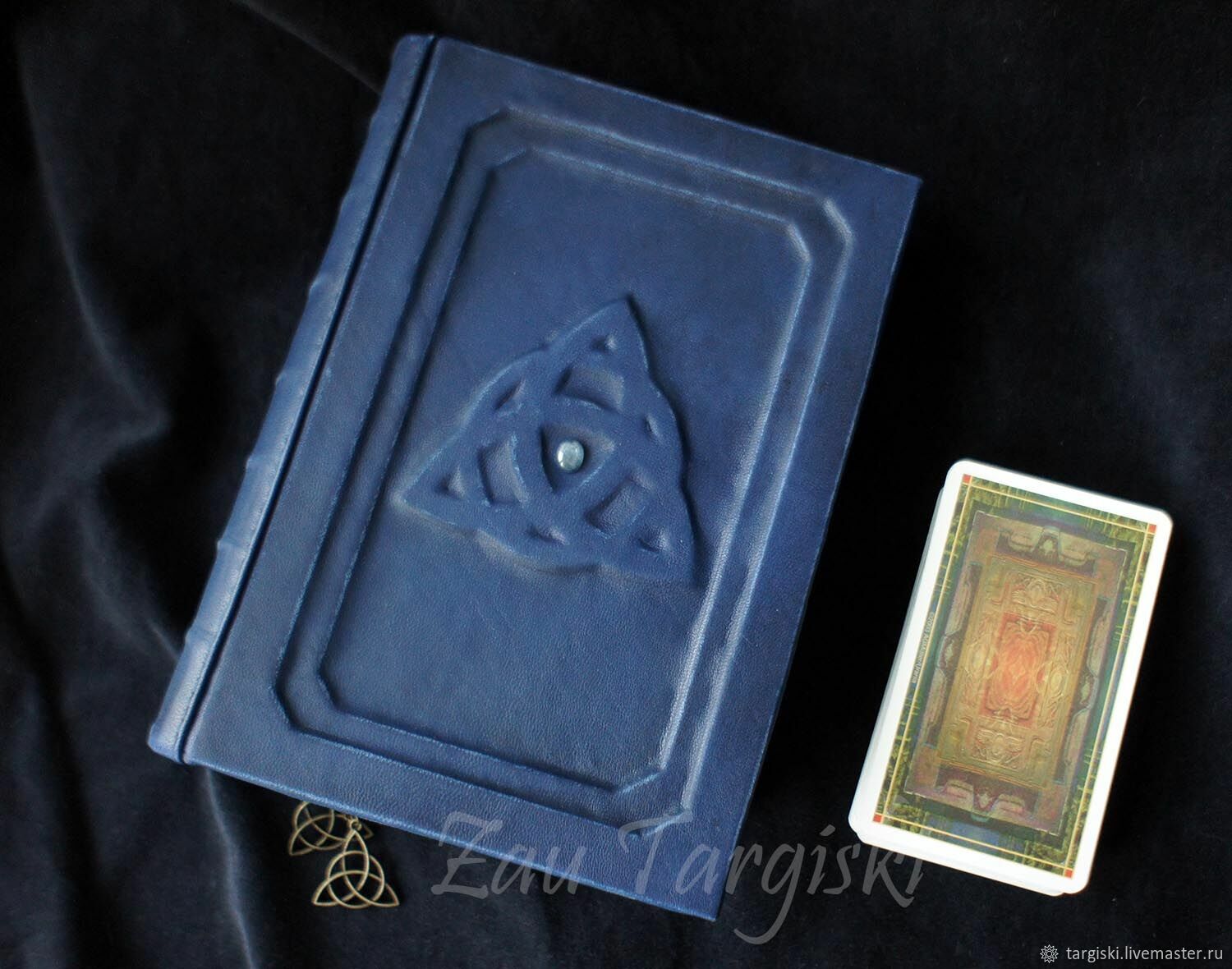 Средняя синяя книга теней, гримуар с трикветром и кианитом (на заказ) в ...