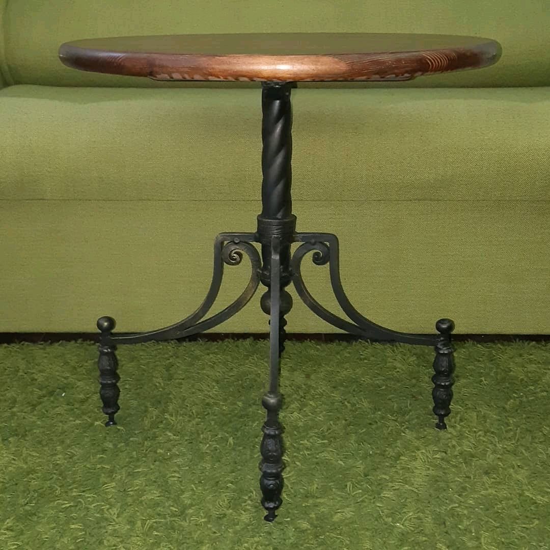 ножка стола в виде лапы
