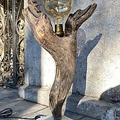 Настольная лампа из коряги «Инопланетный гость»
