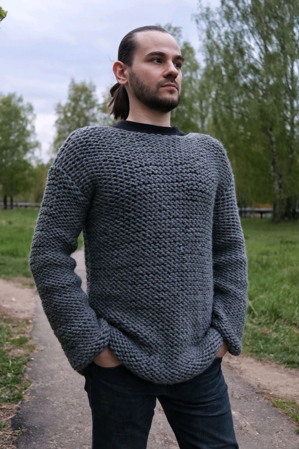 Как связать мужской базовый свитер спицами по кругу