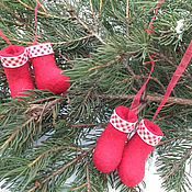 Сувениры и подарки handmade. Livemaster - original item Christmas Souvenirs: red mini boots. Handmade.
