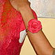 "КОРАЛЛОВЫЙ" браслет с  валяной розой. Браслет из бусин. Livefelt. Интернет-магазин Ярмарка Мастеров.  Фото №2