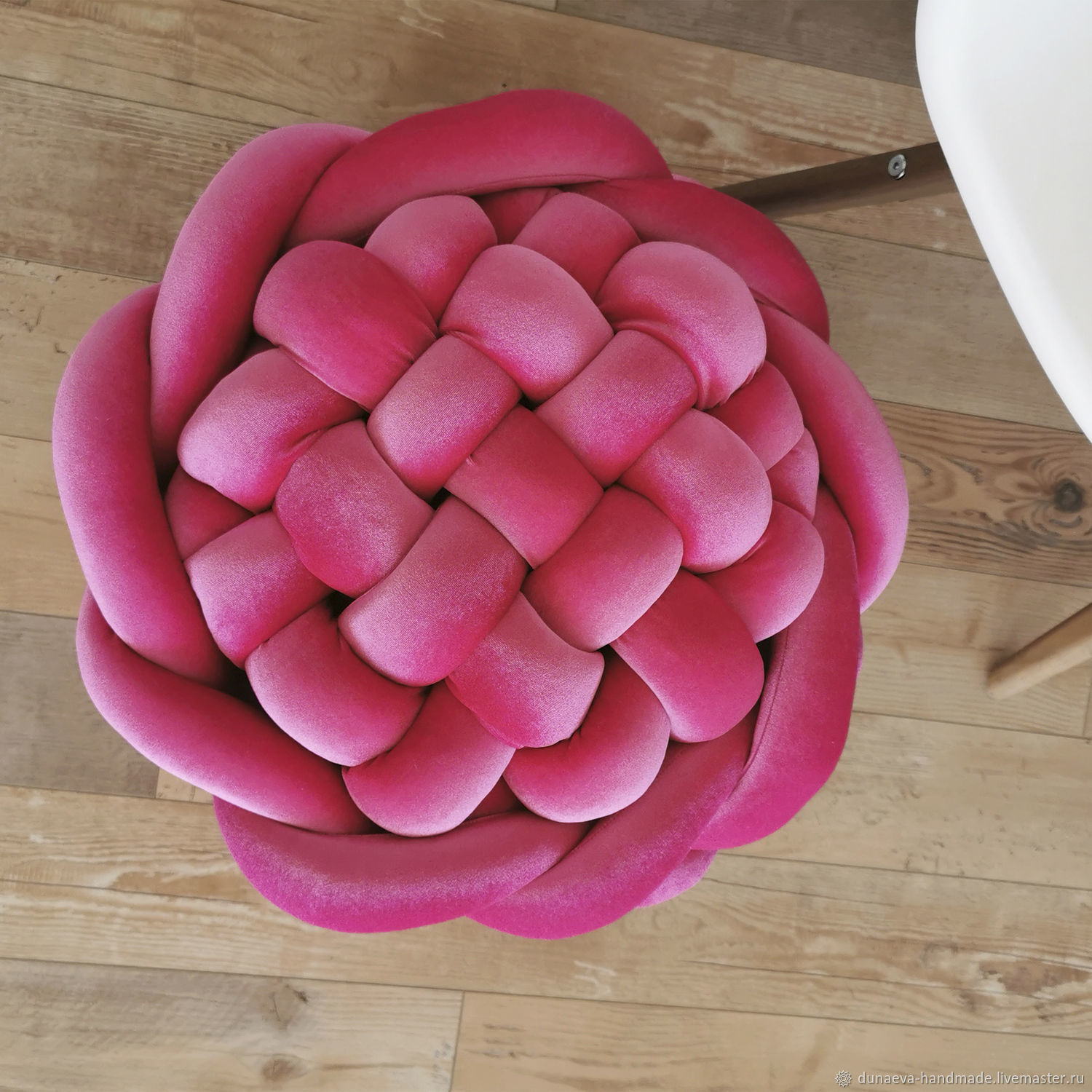 Пуфик ручной работы плетеный из бархата в интернет-магазине Ярмарка ...