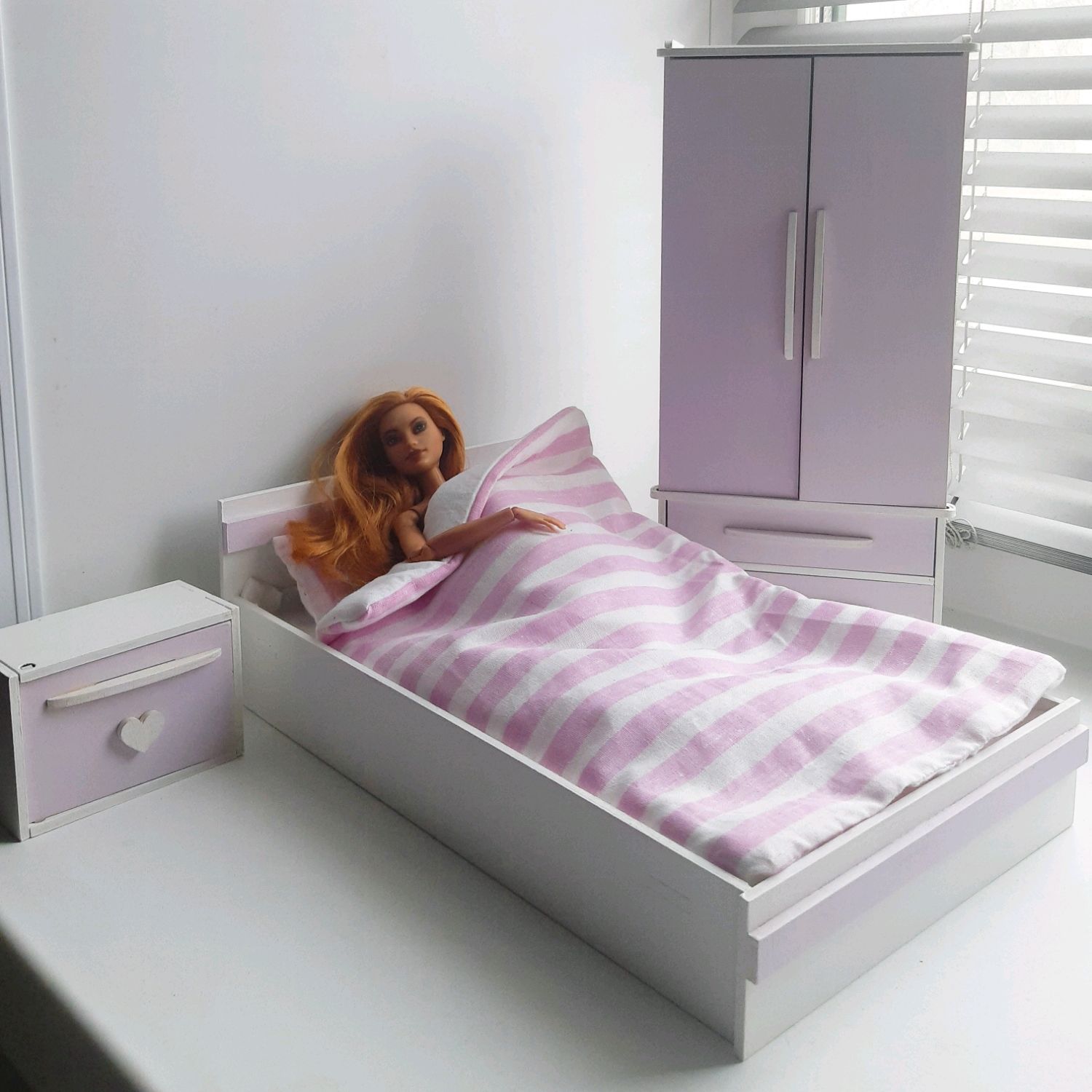 Деревянная мебель для куклы и кукольного домика Кровать для спальни куклы барби, Украина