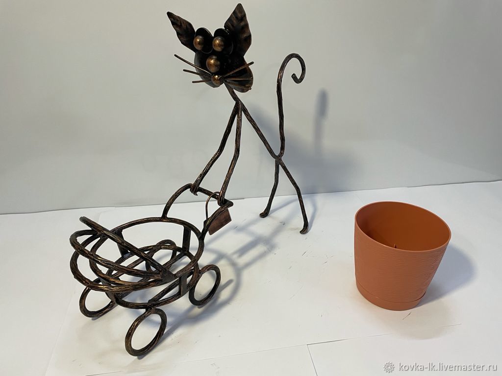 Цветочные подставки: Цветочник кованый кот мама с коляской купить в ...