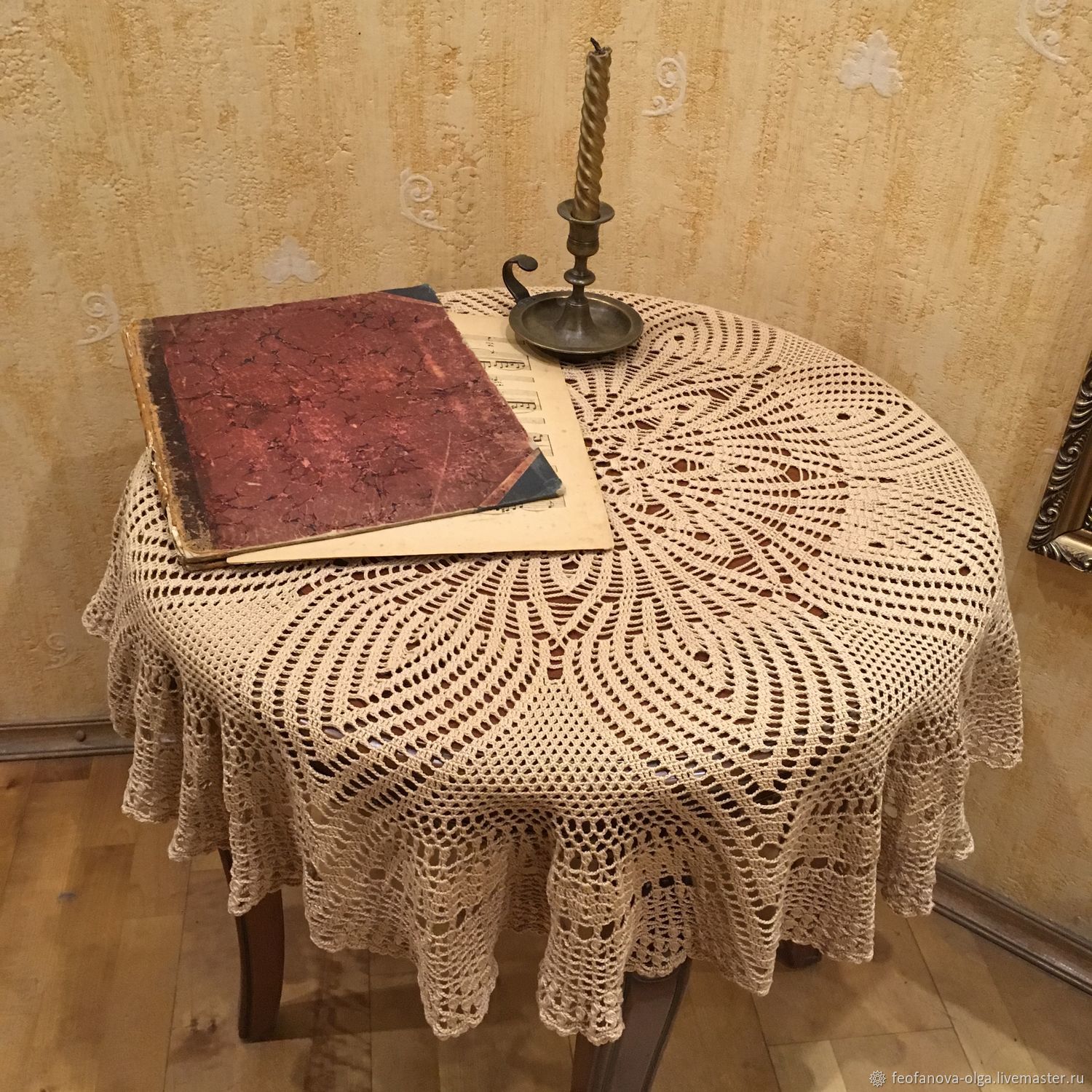 Скатерть крючком на круглый стол