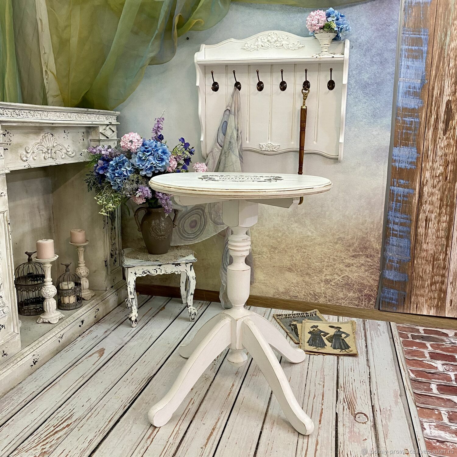 Столы: Стол круглый на ножке в интернет-магазине Ярмарка Мастеров по ...