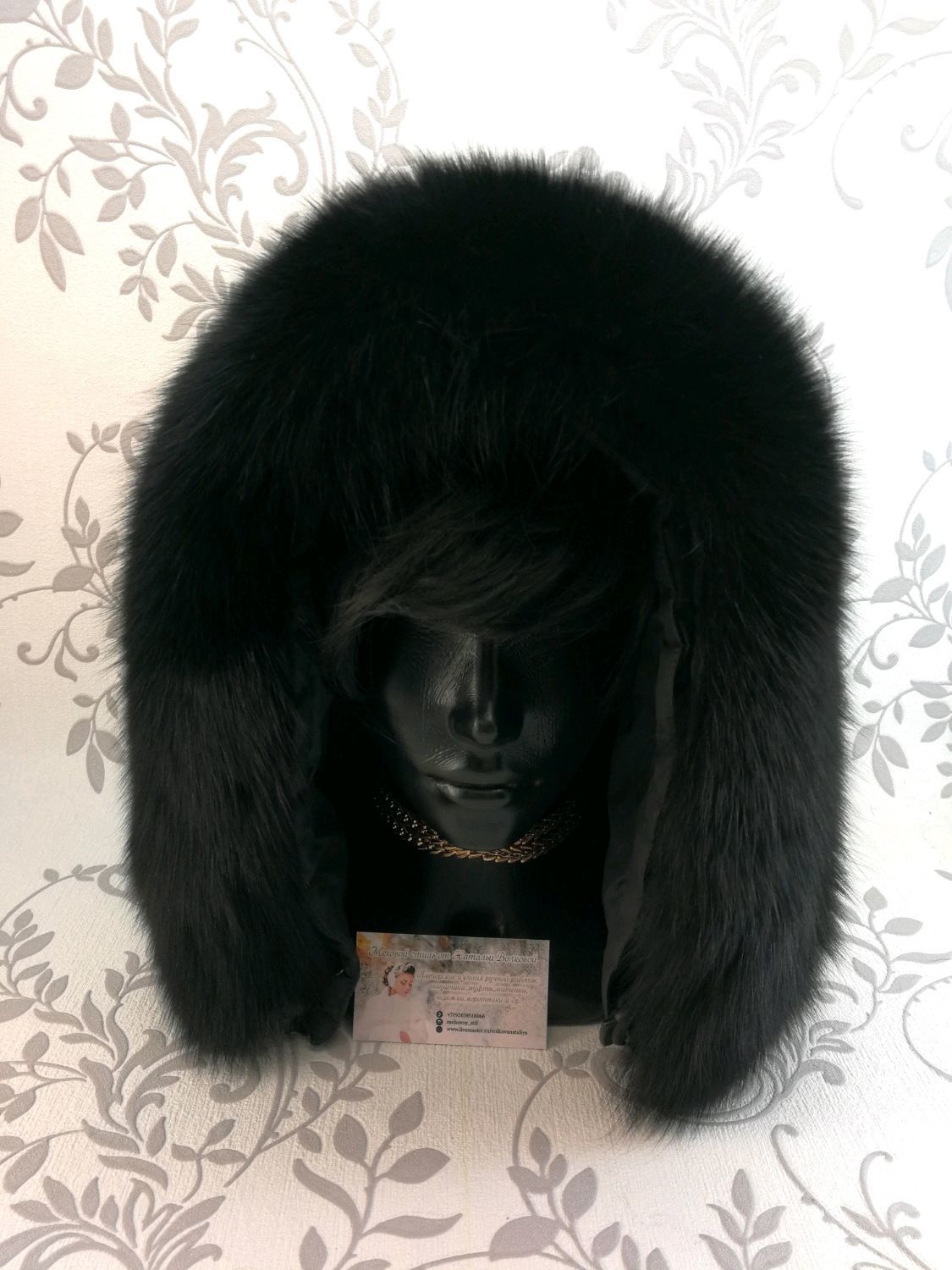 Мех песца на капюшон. Капюшон с белым мехом. Капюшон с опушкой из кролика. Мех песца на капюшон. Опушка на капюшон из меха песца.