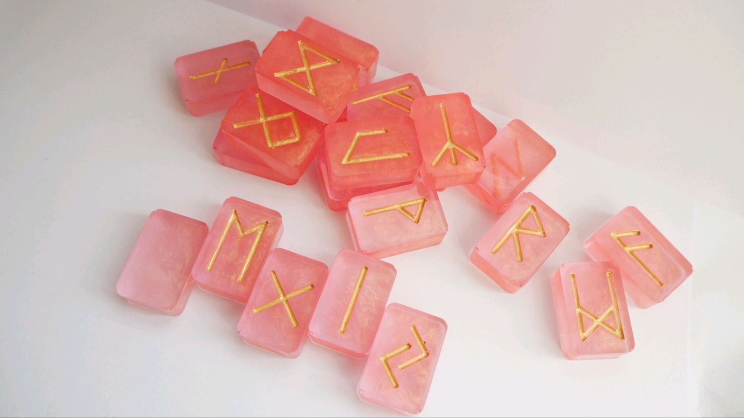 Готовый комплект Рун в интернет-магазине Ярмарка Мастеров по цене 800 ...