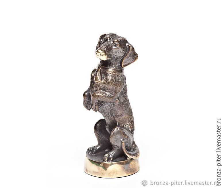 Бронзовые статуэтки для интерьера. Какие статуэтки бронзовые ценятся у коллекционеров фото. Статуэтка рабочего. Всадник на коне бронзовая статуэтка. Фигурки из бронзы.