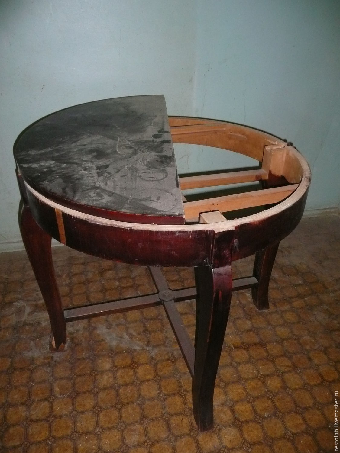 Реконструкция круглого стола