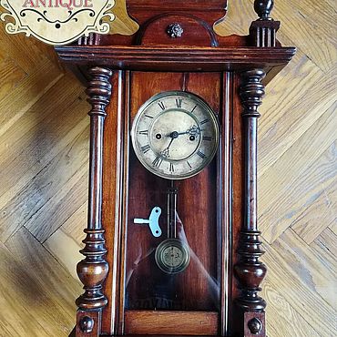 Антикварные и старинные напольные часы ♦ Купить в Москве
