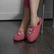 Обувь ручной работы handmade. Livemaster - original item Felted Slippers womens pink. Handmade.
