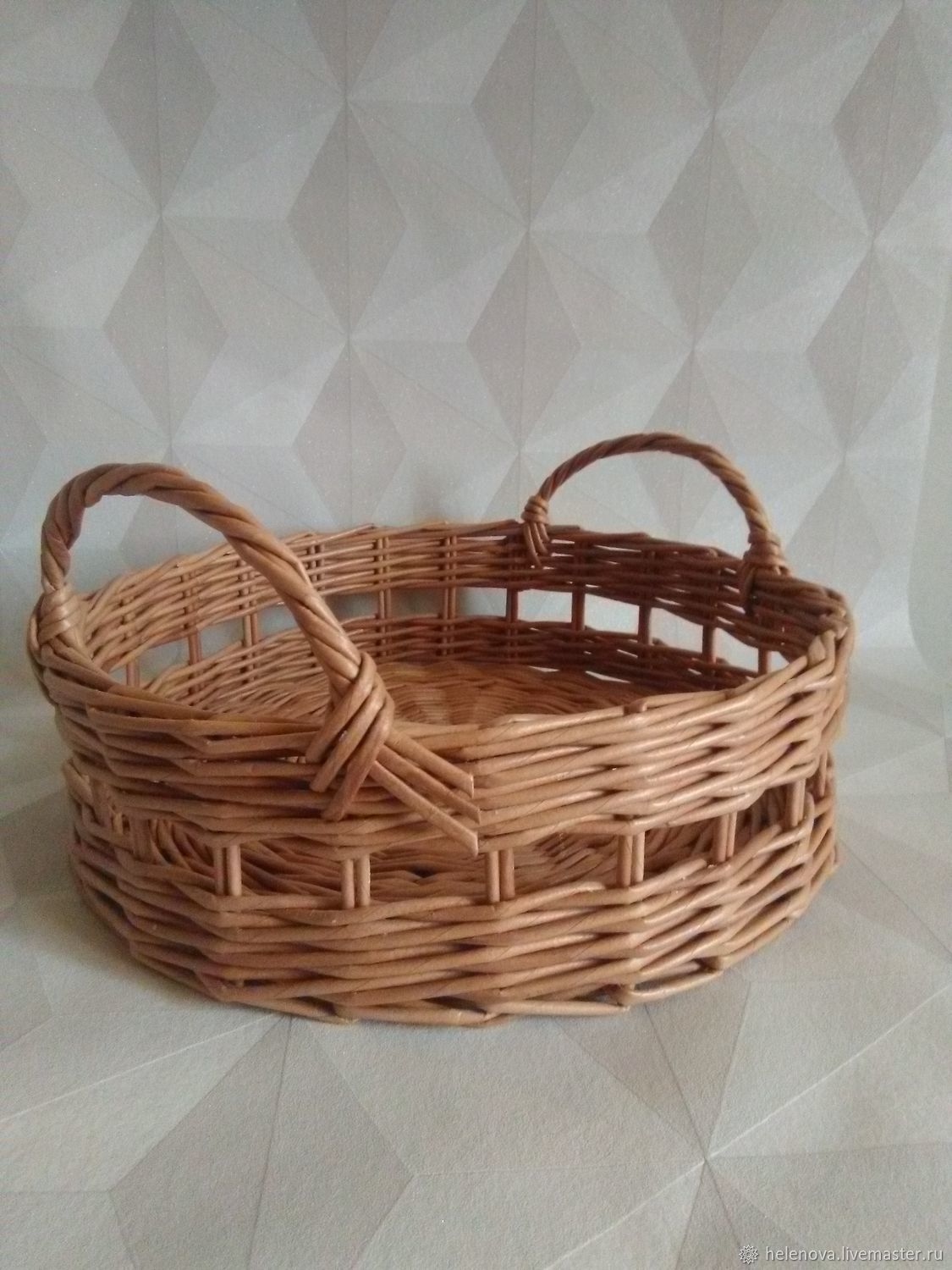 Поднос из бумажной лозы