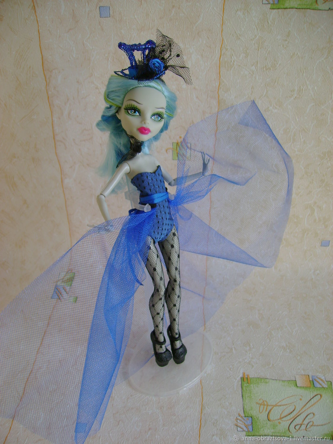 Подставка для кукол Monster High (+ модель Frightfully Tall)