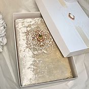 Набор новогодних медальонов в подарочной коробке с бархатной крышкой