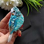 Brooch-pin: Brooch made of beads birdie