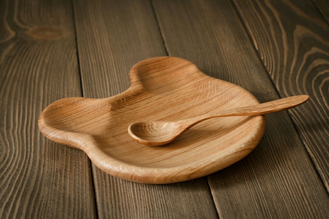 Деревянная миска 9. Деревянная посуда. Деревянная тарелка. Тарелки из дерева. Дизайнерская посуда из дерева.