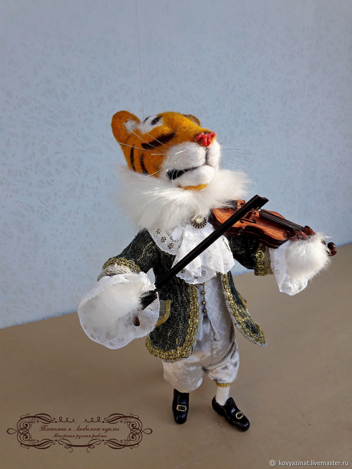 Symbol 2022 Tiger - court violinist, Felted Toy, Lesnoj,  Фото №1