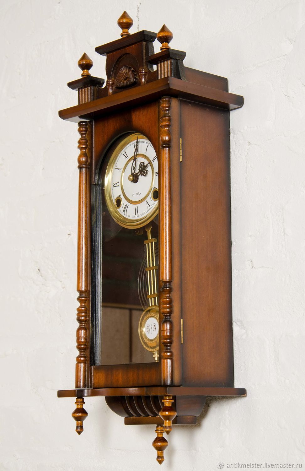 Часы настенные маятниковые с гиревым двигателем Маяк т2.810.042