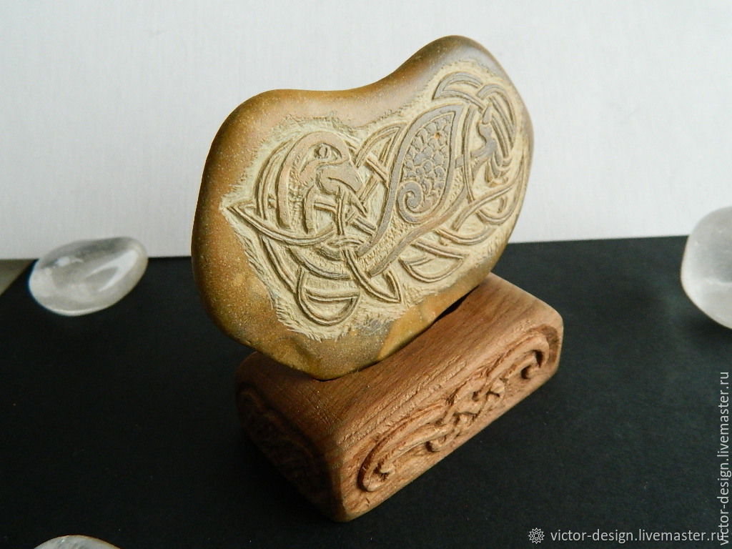 пентакли соломона 4 пентакль меркурия. оберег настольный деревянный. оберег настольный. амулет на удачу камень. амулет настольная.