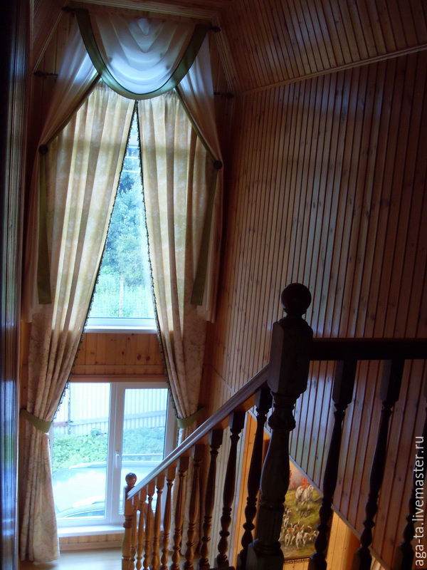 Фото Окно В Доме На Лестнице