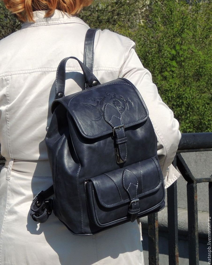 Practical colors of the backpack resembles a practical wash denim, and plenty of pockets and comfy padded shoulder straps provide comfort of use of this accessory.
