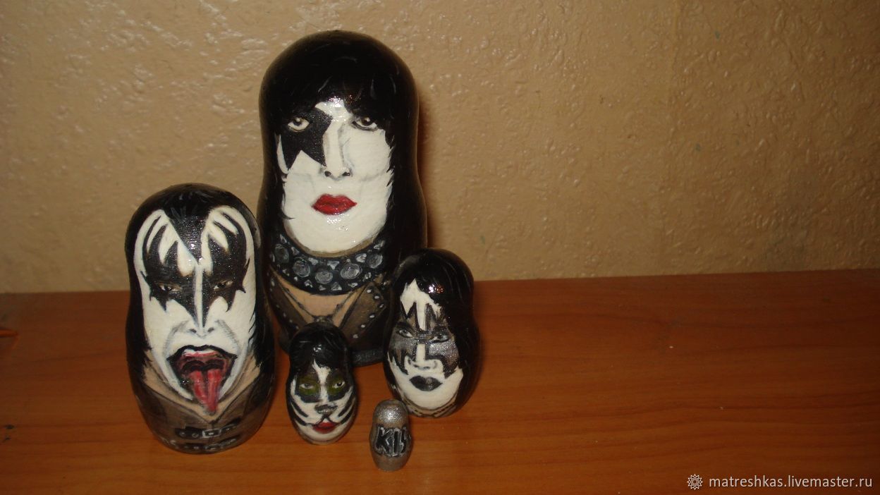 kiss nesting dolls