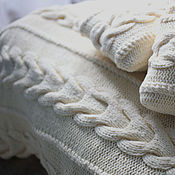 Для дома и интерьера handmade. Livemaster - original item A knitted blanket and pillows for bedroom Cream.. Handmade.