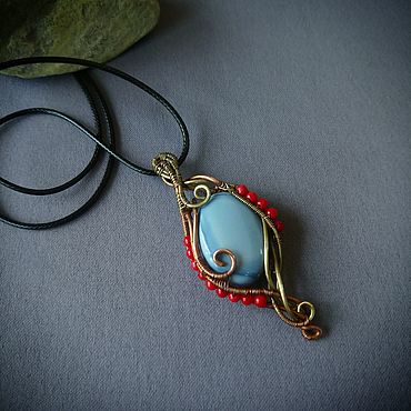 Кулон с голубым опалом и кораллом wire wrap. . Украшения ручной работы - Ярмарка Мастеров Украшения ручной работы. Ярмарка Мастеров - ручная работа Кулон с голубым опалом и кораллом wire wrap. Handmade.