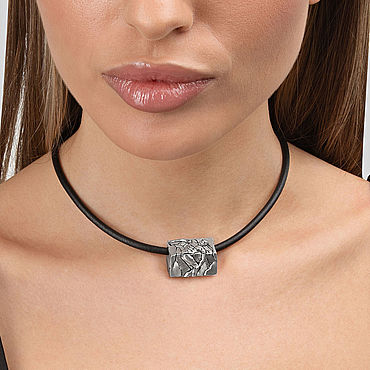 Украшения ручной работы. Ярмарка Мастеров - ручная работа Серебряный чокер на шею на кожаном шнурке DISCOBOLUS. Handmade.