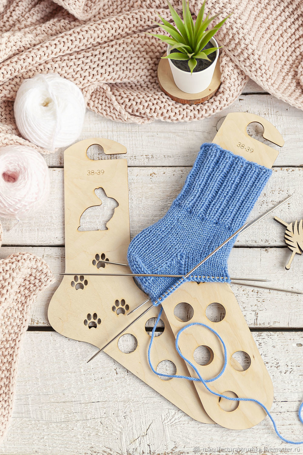 Инструменты для вязания: Блокатор для носков, размер 38-39, Заяц в ...