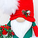 Новогодний гном в красном колпаке с рождественским венком. Новогодние сувениры. Cute Gnome. Ярмарка Мастеров.  Фото №4