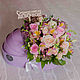 Цветы в фиолетовой коляске на выписку из роддома, цветы в люльке, Букеты, Москва,  Фото №1