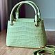Заказать Светло-зелёная сумка из крокодиловой кожи. Chic bags. Ярмарка Мастеров. . Классическая сумка Фото №3