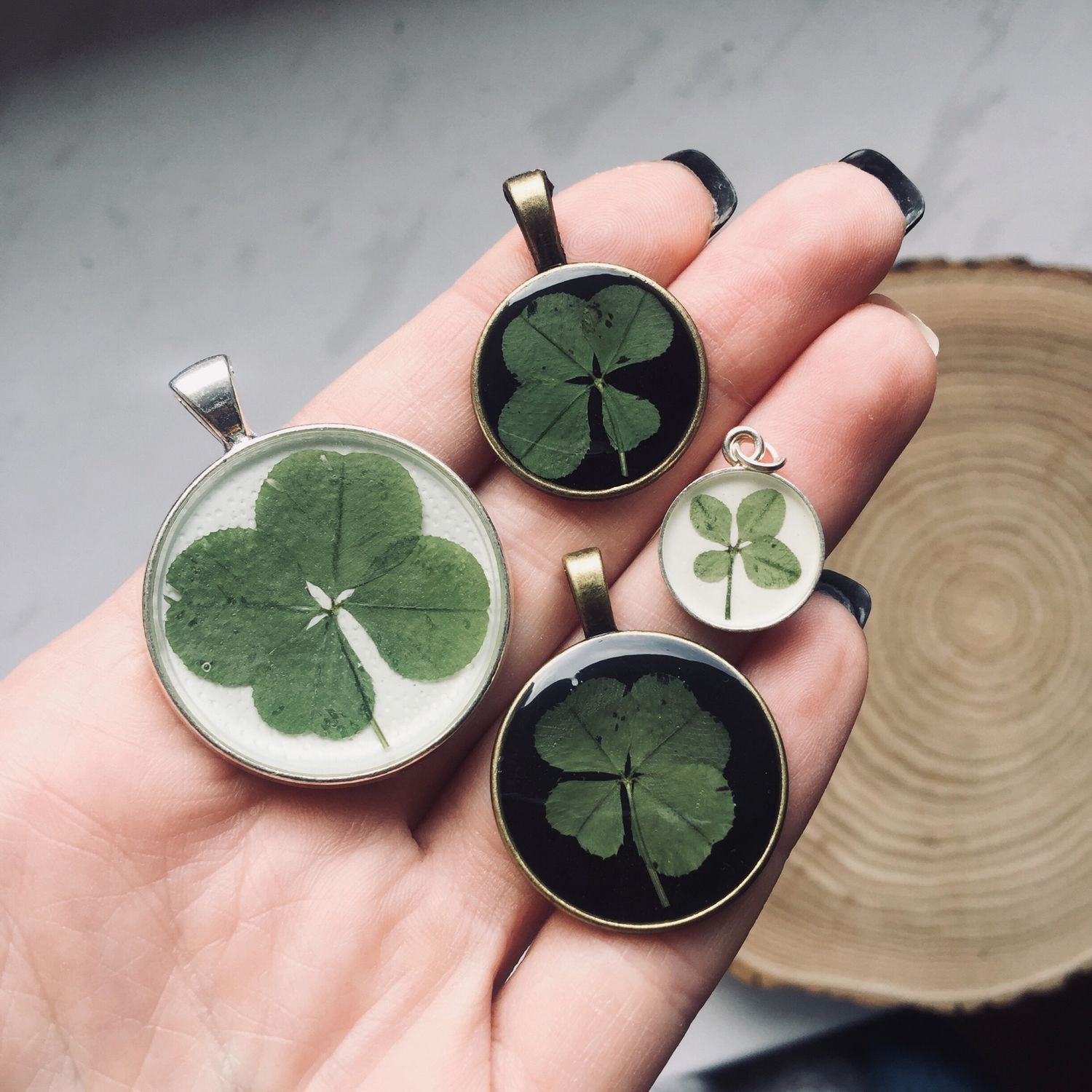 Pendant with real four-leaf clover in jewelry resin, Pendants, St. Petersburg,  Фото №1