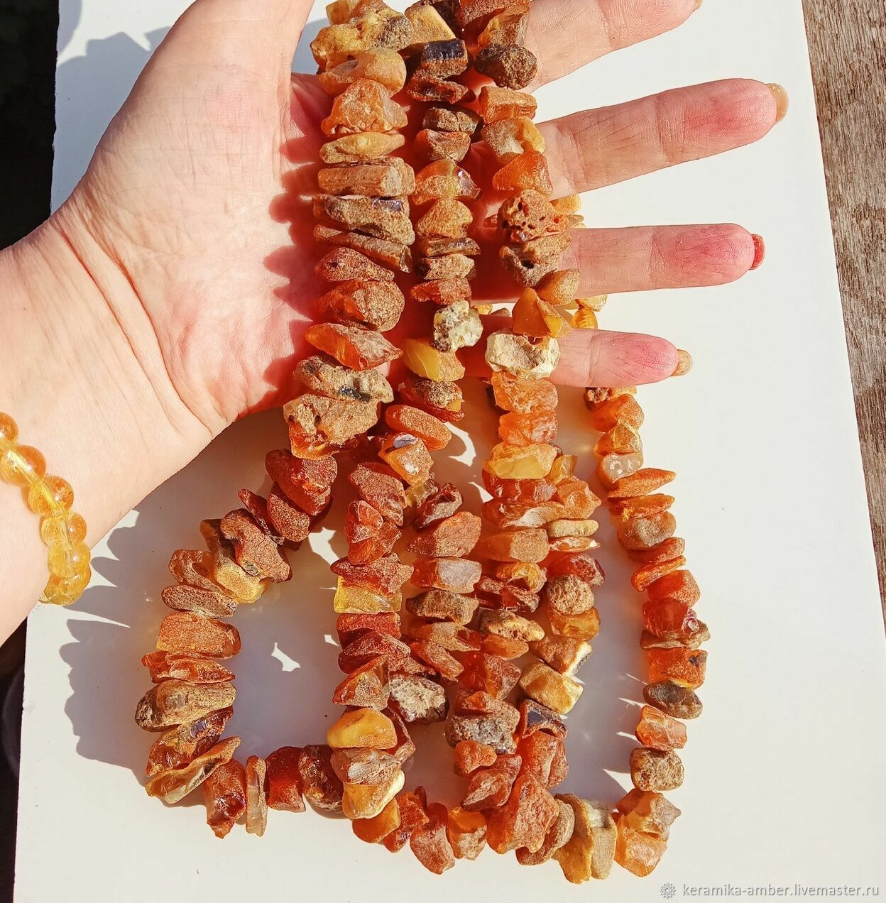 amber necklace for thyroid