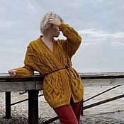 Женский вязаный свитер реглан с косами цвета молодого вина оверсайз