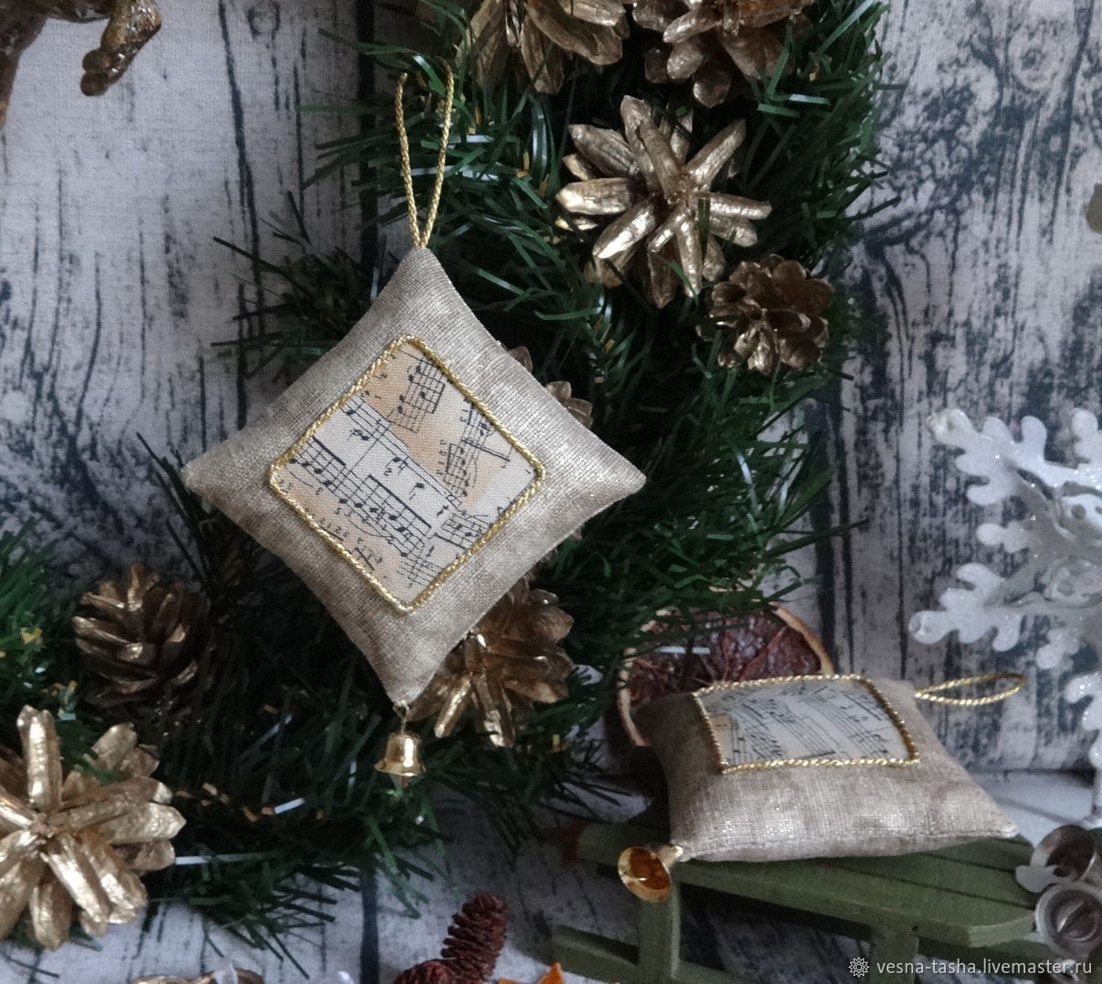 New Year 2019 handmade. Livemaster - handmade. Buy Christmas ornaments Music Christmas.