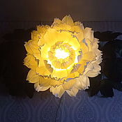 Настольные лампы: Светильник "Роза с коричневыми листьями"