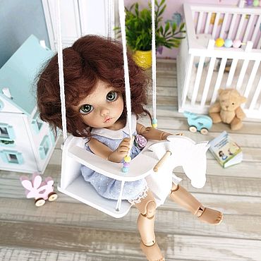 Как сделать качели для куклы. How to make garden swings for a doll.