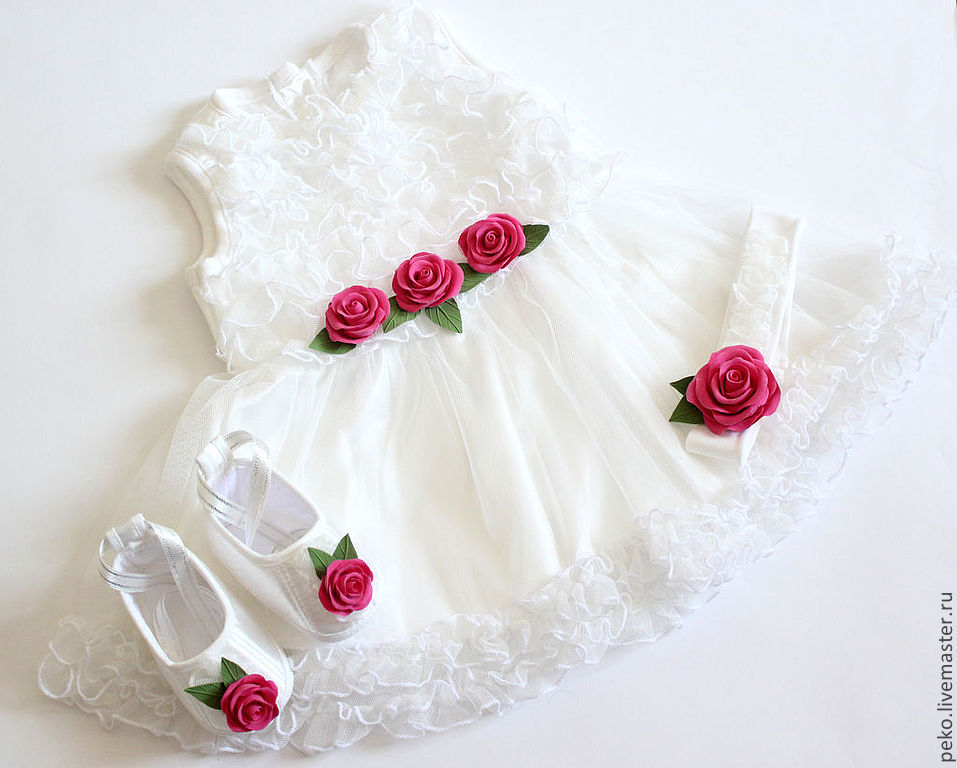 Роза на детском платье