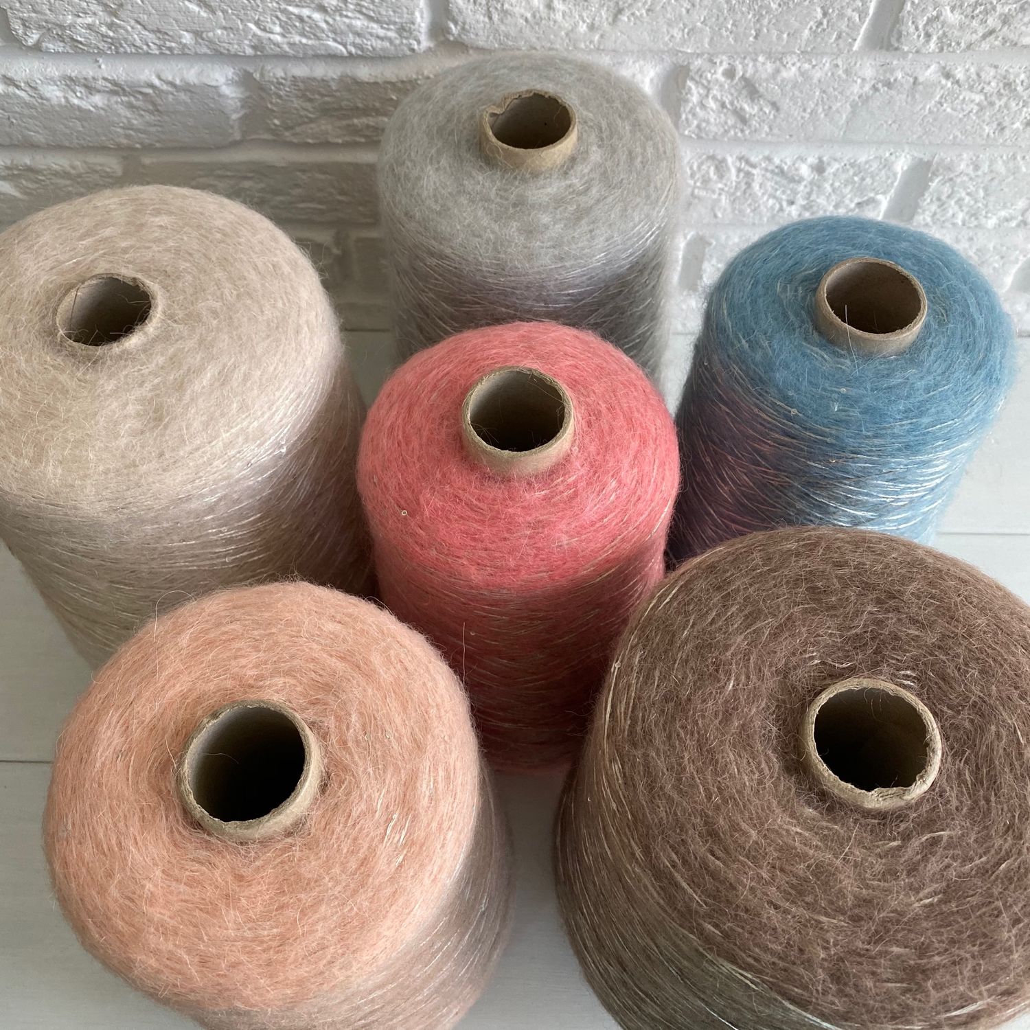 Kutnor пряжа paillettes 151. Микропайетки пряжа. Итальянская пряжа с пайетками. Пряжа кашемир с микропайетками. Пряжа stella paillettes italiana.