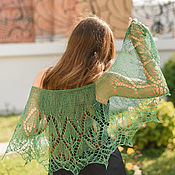 Аксессуары handmade. Livemaster - original item Emerald Minishal openwork knitted linen. Handmade.