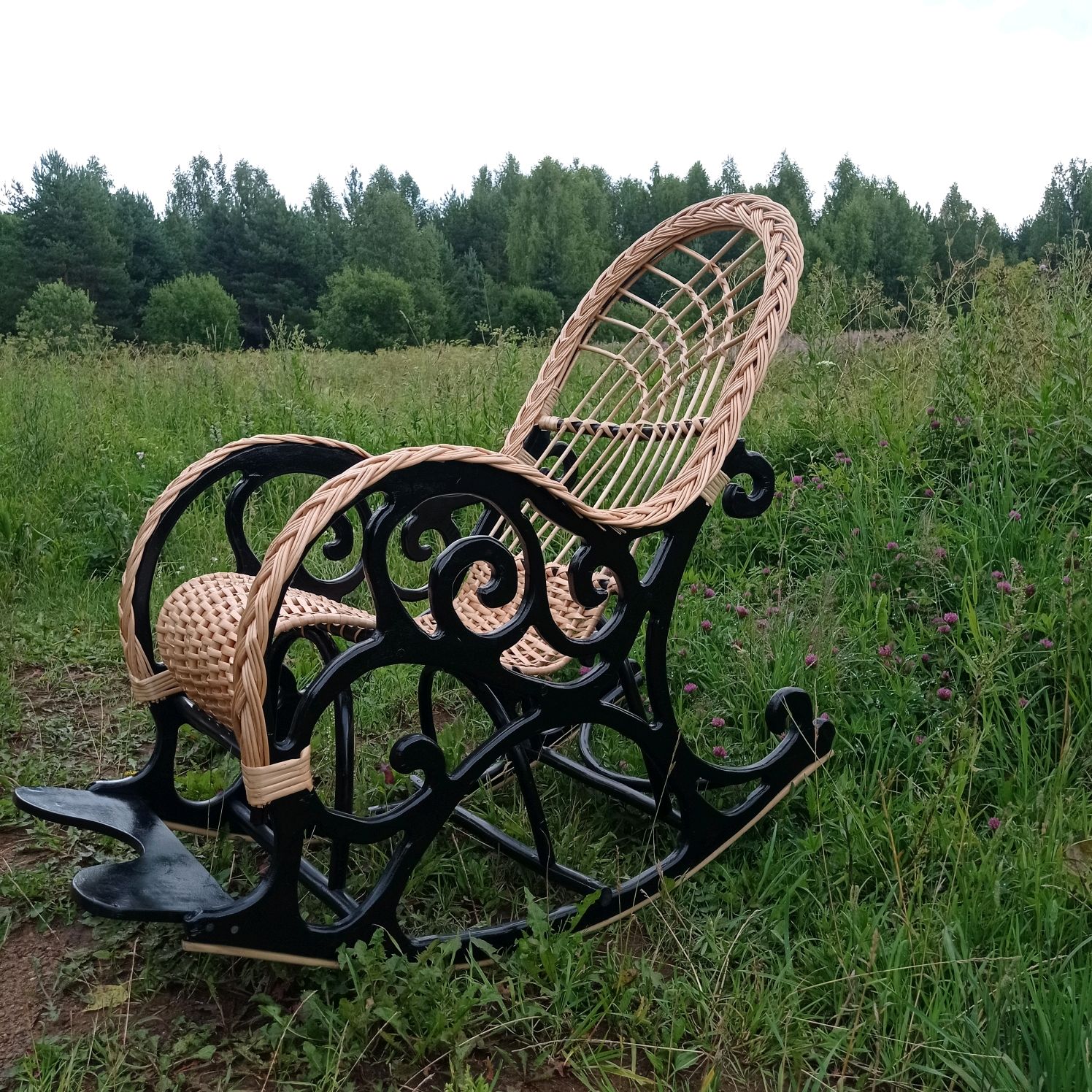 Кресло качалка плетеное (106 фото)